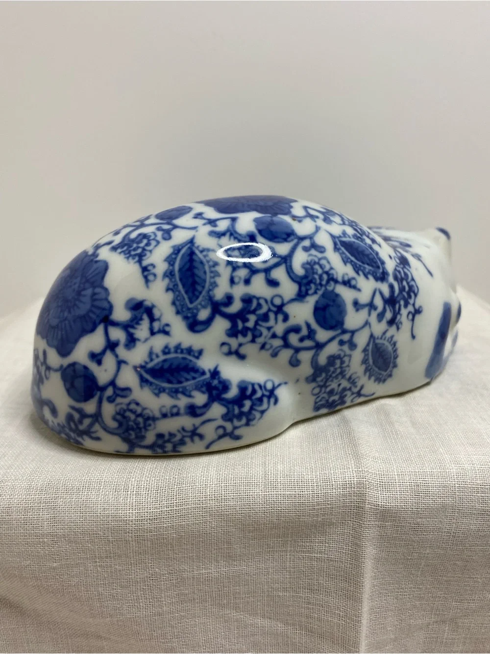 Blue White Porcelain Reclining Cat Figurine Chinosoire Floral Ceramic